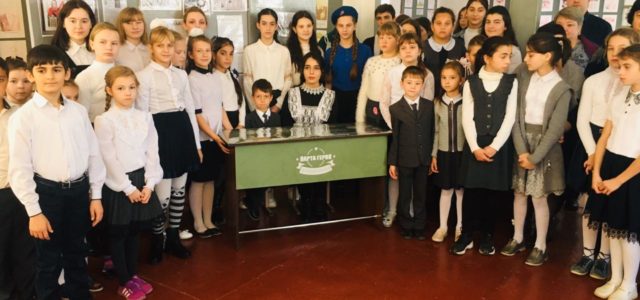 «ПАРТА ГЕРОЯ» ПОЯВИЛАСЬ В ШКОЛЕ СЕЛА КРУГЛОЛЕССКОГО
