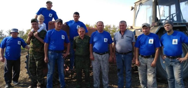 КАЗАКИ СЕЛА РОСТОВАНОВСКОГО ЗАСЕЯЛИ 145 ГЕКТАР ОЗИМОЙ ПШЕНИЦЫ И ЯЧМЕНЯ