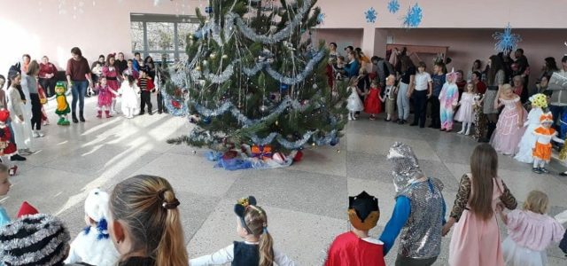НОВОГОДНИЙ СЮРПРИЗ ДЛЯ ДЕТЕЙ СЕЛА СЕНГИЛЕЕВСКОГО И ПОСЕЛКА ПРИОЗЕРНОГО ПРИГОТОВИЛИ КАЗАКИ