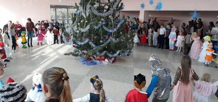 НОВОГОДНИЙ СЮРПРИЗ ДЛЯ ДЕТЕЙ СЕЛА СЕНГИЛЕЕВСКОГО И ПОСЕЛКА ПРИОЗЕРНОГО ПРИГОТОВИЛИ КАЗАКИ