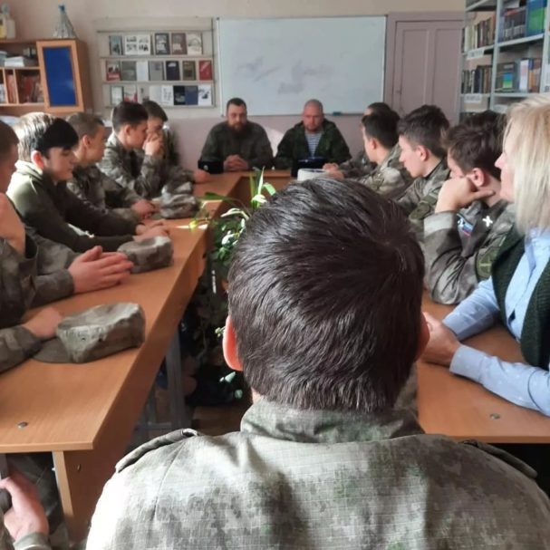 Казаки Михайловского станичного казачьего общества провели встречу с воспитанниками клуба “Казачий стан”