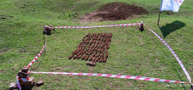 На Ставрополье обнаружили останки неизвестного бойца и 73 мины
