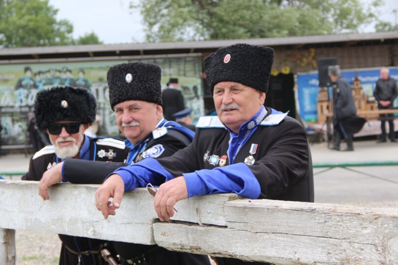 На Ставрополье терские казаки чествовали  заслуженных стариков