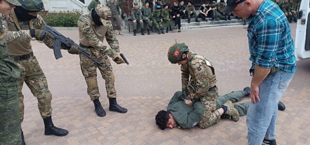 Для казачат Архиерейского казачьего конвоя прошли занятия по программе СОБРа