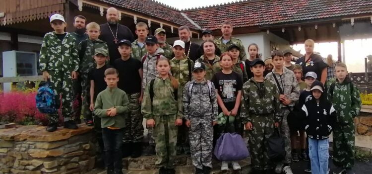 Казачата села Круглолесского пообщались с военным священником
