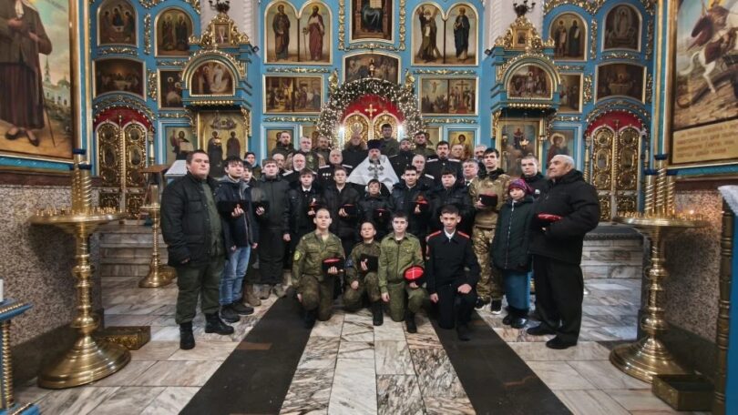 Казаки Невинномысска вместе с молодежью помолились за убиенных предков