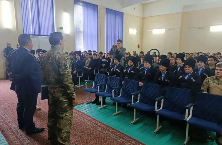 Заместитель атамана Терского казачьего войска Павел Бондарев встретился со студентами Железноводского художественно-строительного техникума
