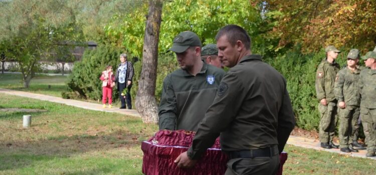 Общая память и общая ответственность: казаки на церемонии захоронения в Степновском МО